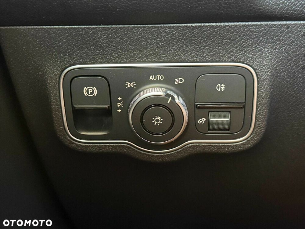 Mercedes-Benz GLB - 31