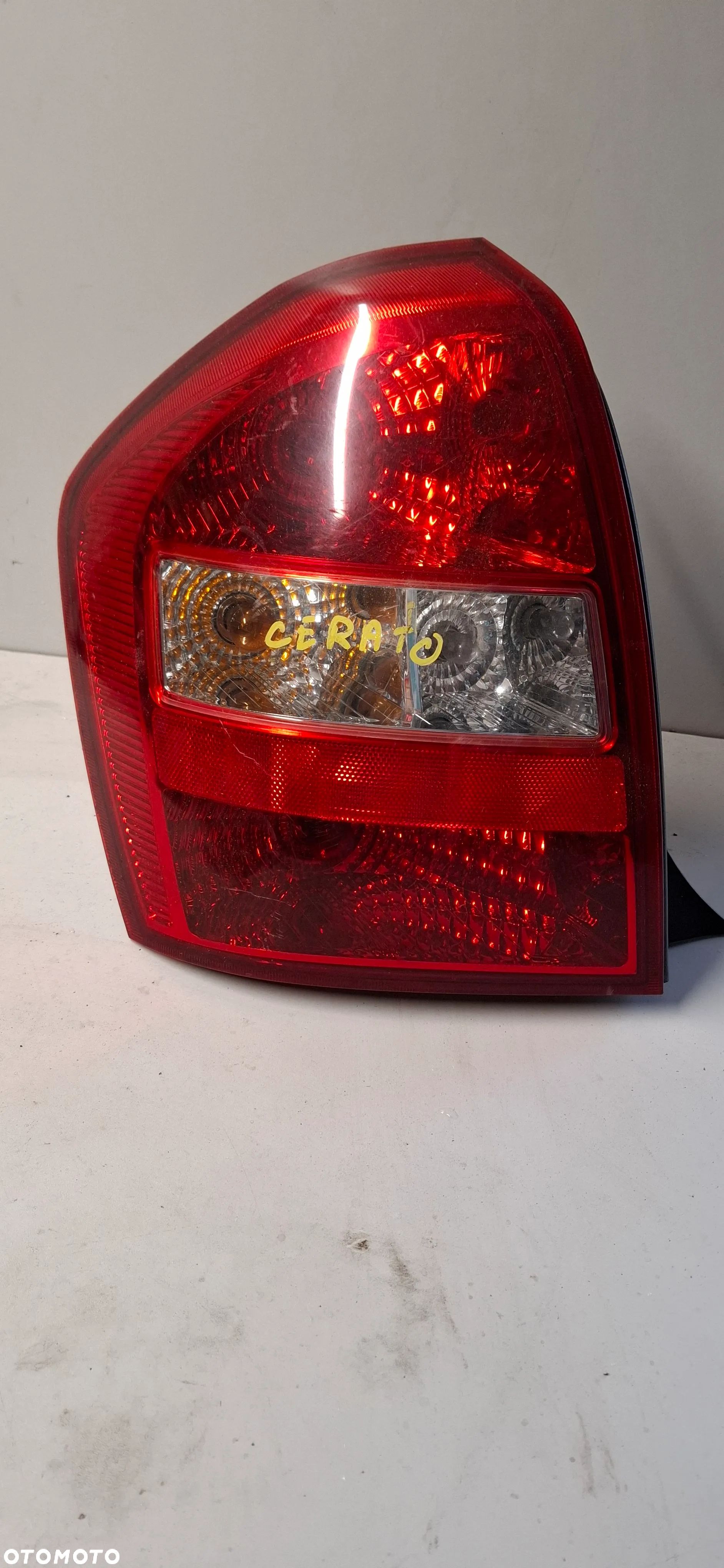 LAMPA LEWY TYŁ KIA CERATO 04R HB - 1