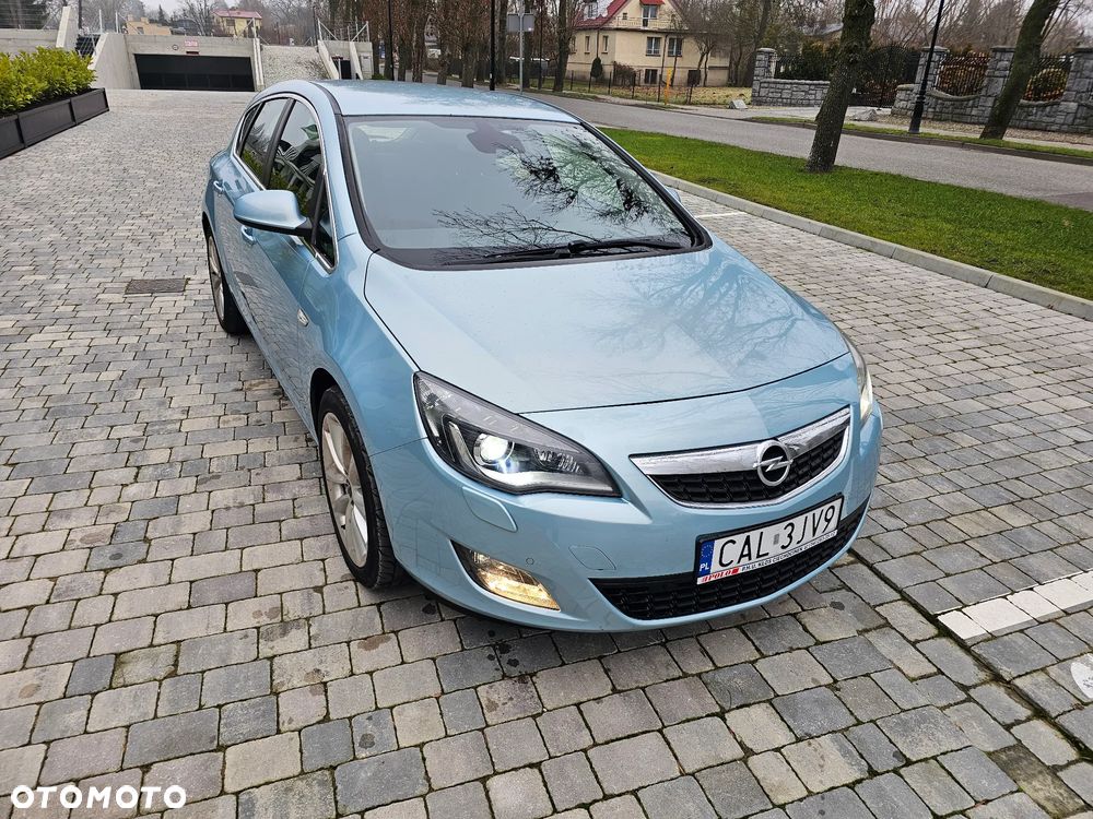 Opel Astra 1.6 T Cosmo - 9