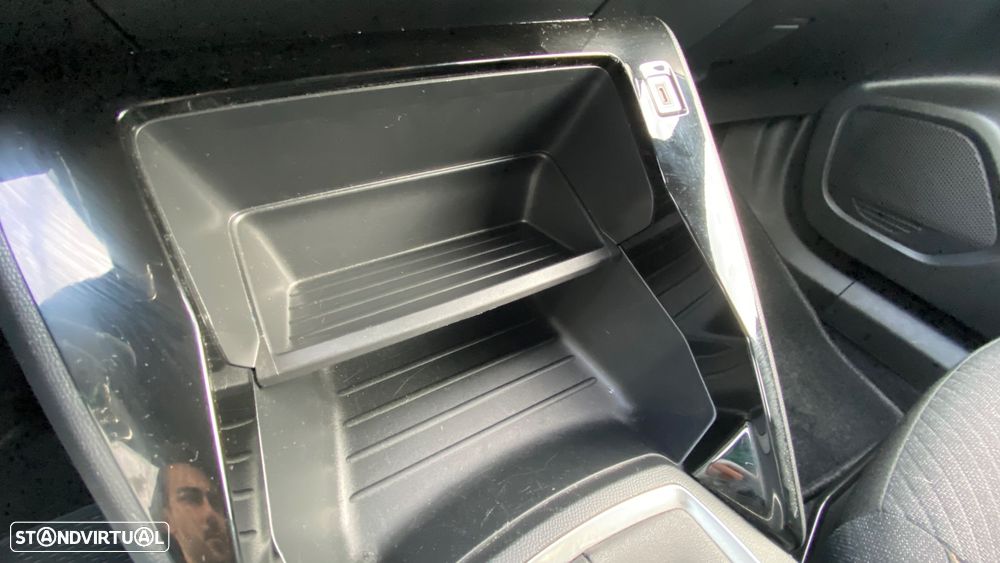 Peugeot 2008 1.2 PureTech Style - 46