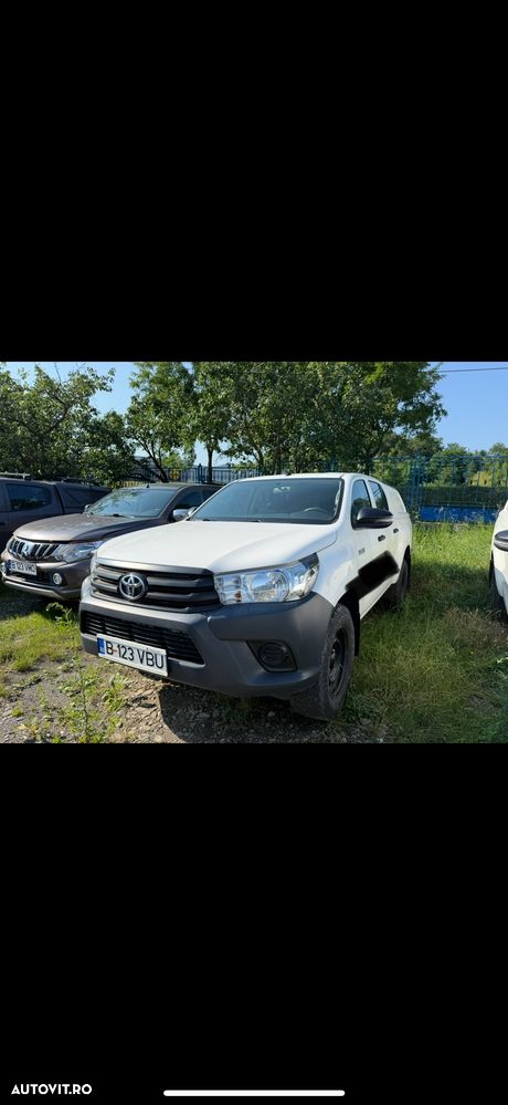 Toyota Hilux 4x4 Double Cab M/T Style - 4