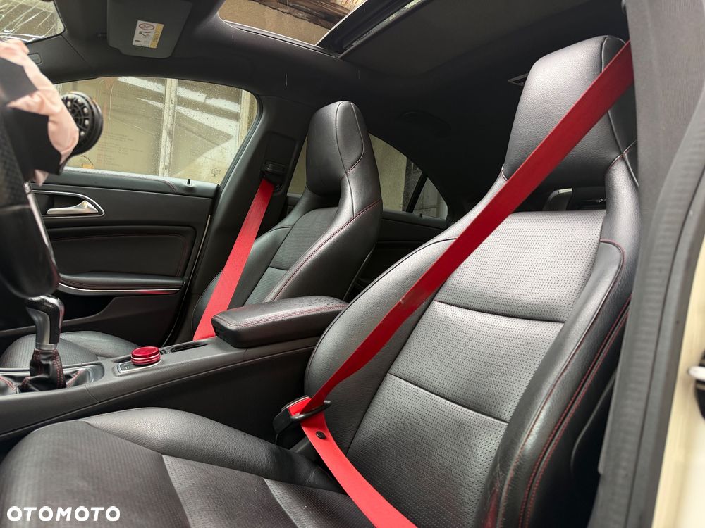 Mercedes-Benz CLA 180 AMG Line - 10