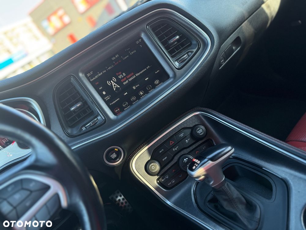 Dodge Challenger 3.6 SXT Plus - 18