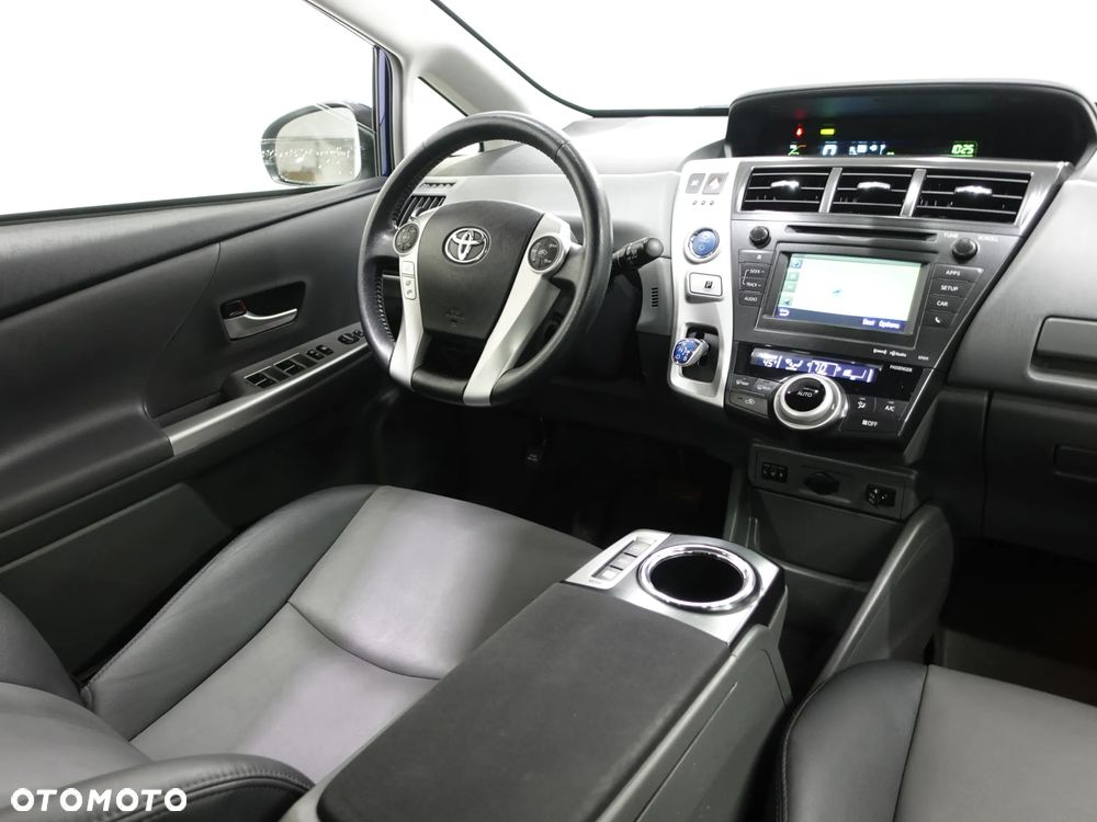 Toyota Prius (Hybrid) - 28