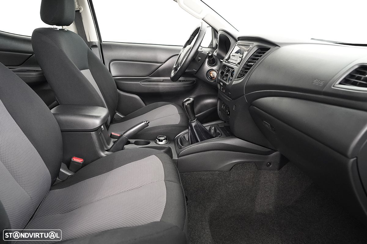 Mitsubishi L200 2.3 DI-D Strakar Space Cab Intense 4WD - 26