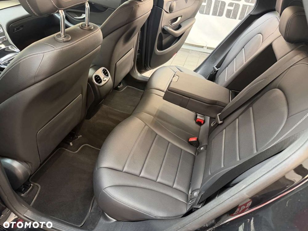 Mercedes-Benz GLC - 31