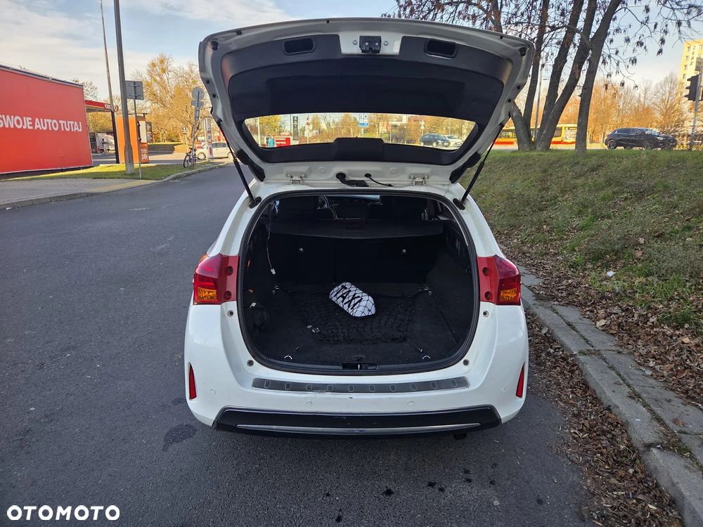 Toyota Auris 1.8 HSD Prestige - 8