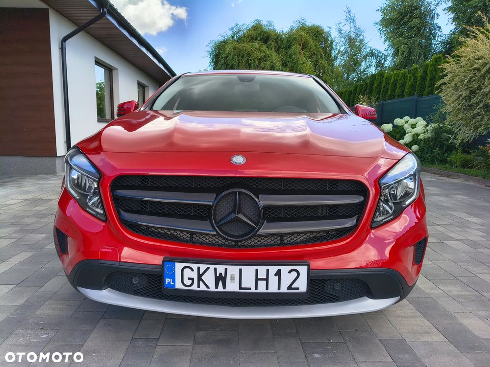Mercedes-Benz GLA - 8