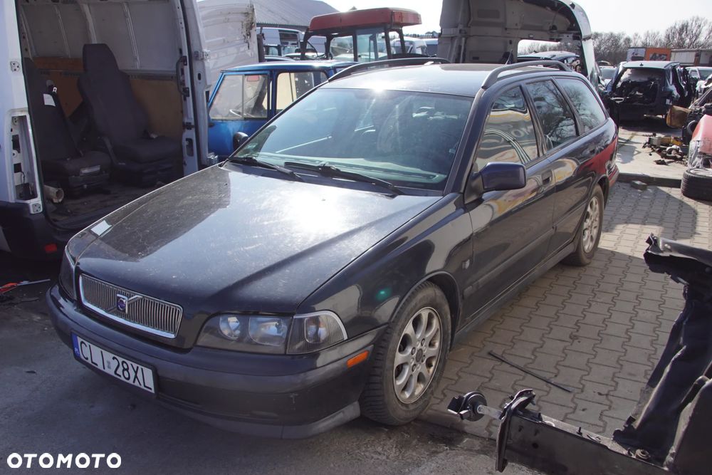Auto na części - Volvo V40 I Lift 1.9 Di 95 KM D4192T2 M5D 332 2000R Silnik Skrzynia Drzwi Maska Klapa Zderzak Błotnik Lampa Klamka Szyba Lusterko Deska Kokpit Sterownik Moduł Czujnik Licznik Panel Kierownica - 3
