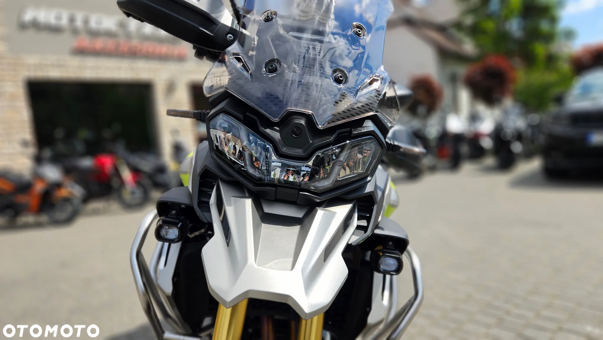 VOGE 900DSX