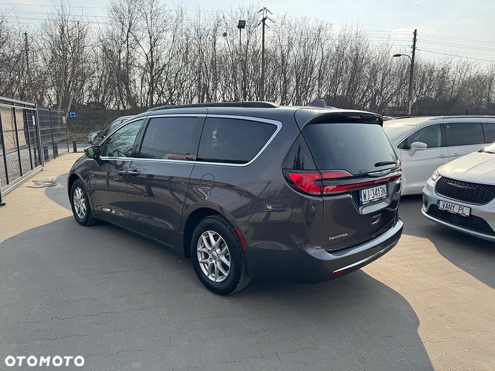 Chrysler Pacifica - 8