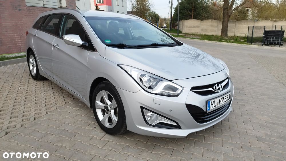 Hyundai i40 Kombi blue 1.6 Family - 37