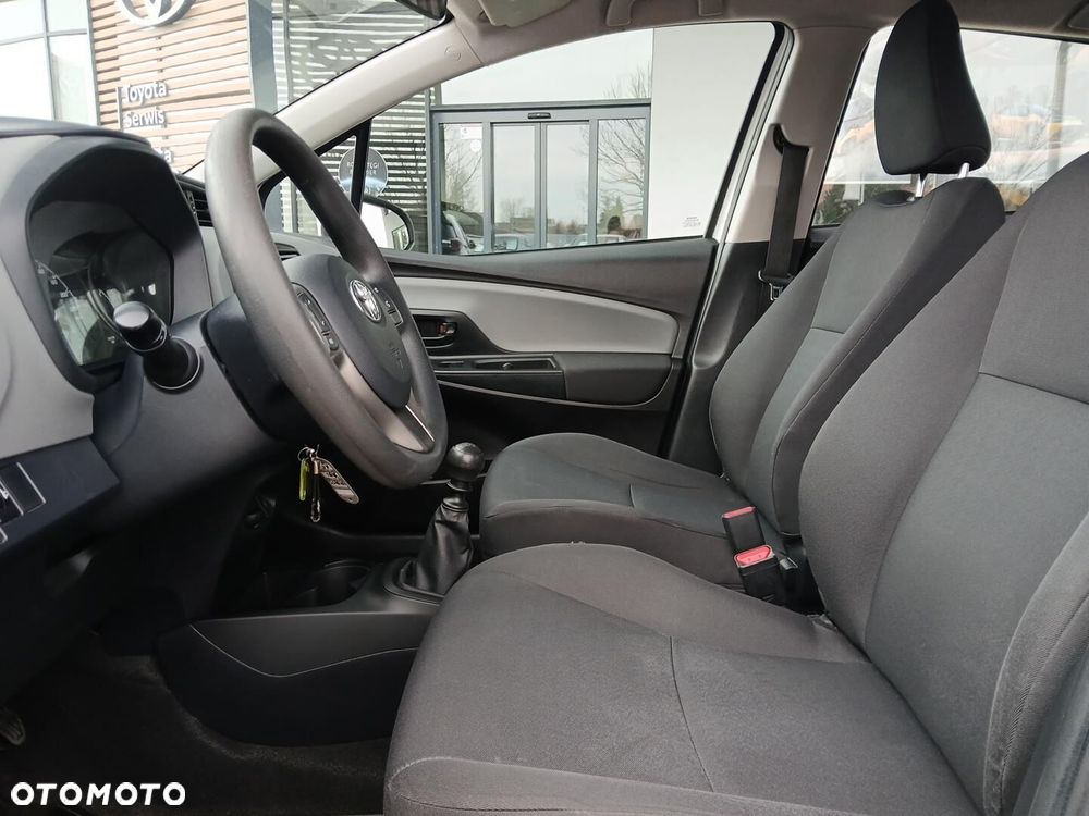 Toyota Yaris - 16