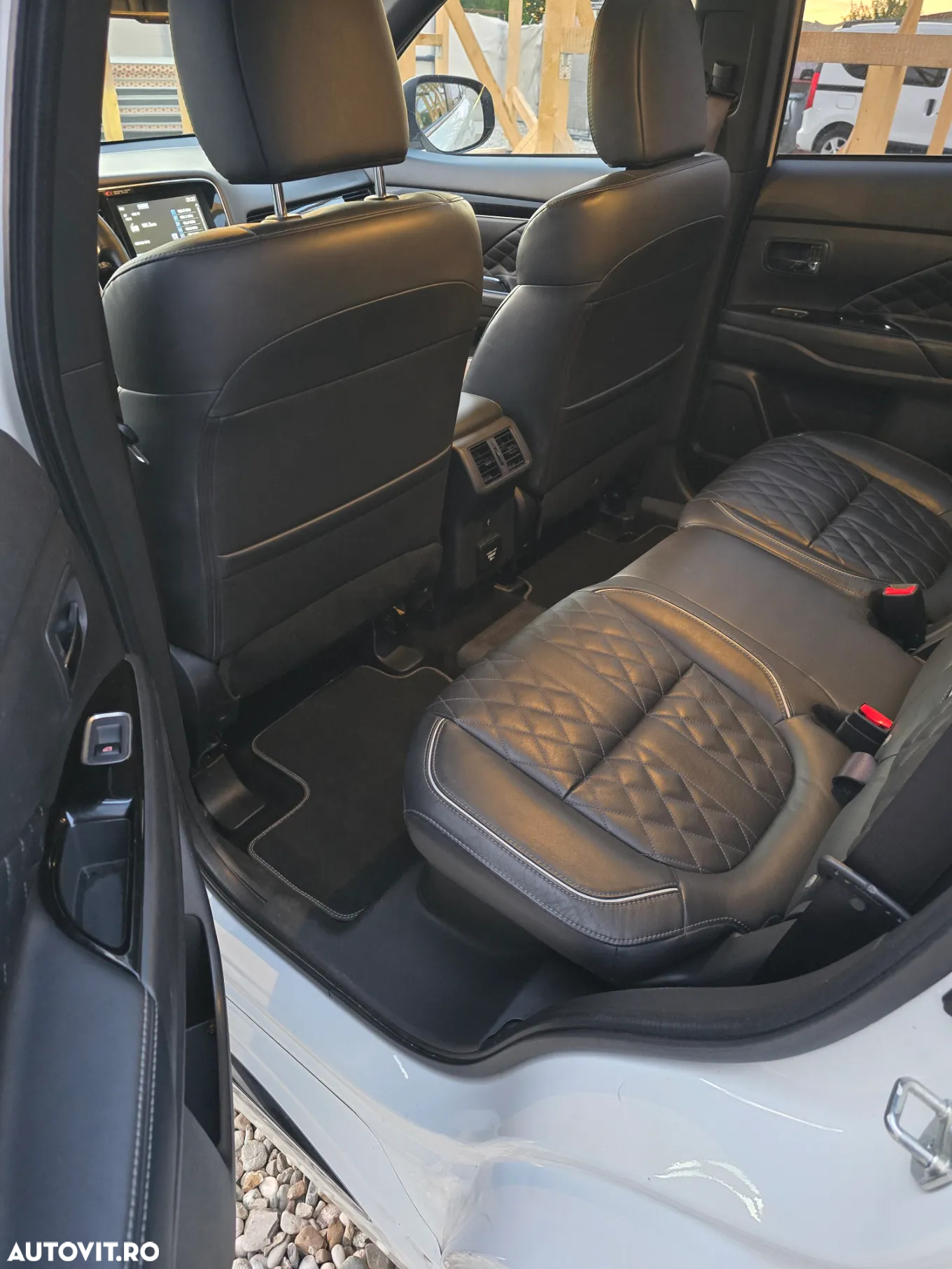 Mitsubishi Outlander 2.4 4WD Plug-In Hybrid Diamant+ - 15