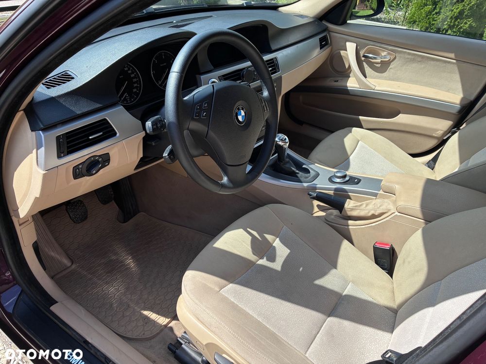 BMW Seria 3 318d - 5
