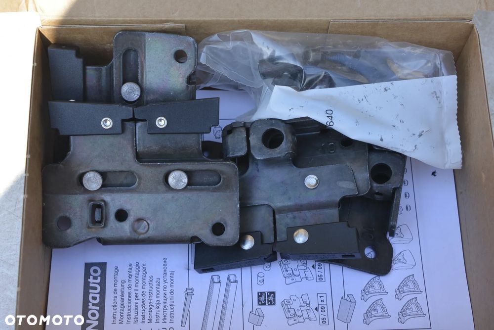 Peugeot 5008 / 3008 - Thule klucz ALu - 2