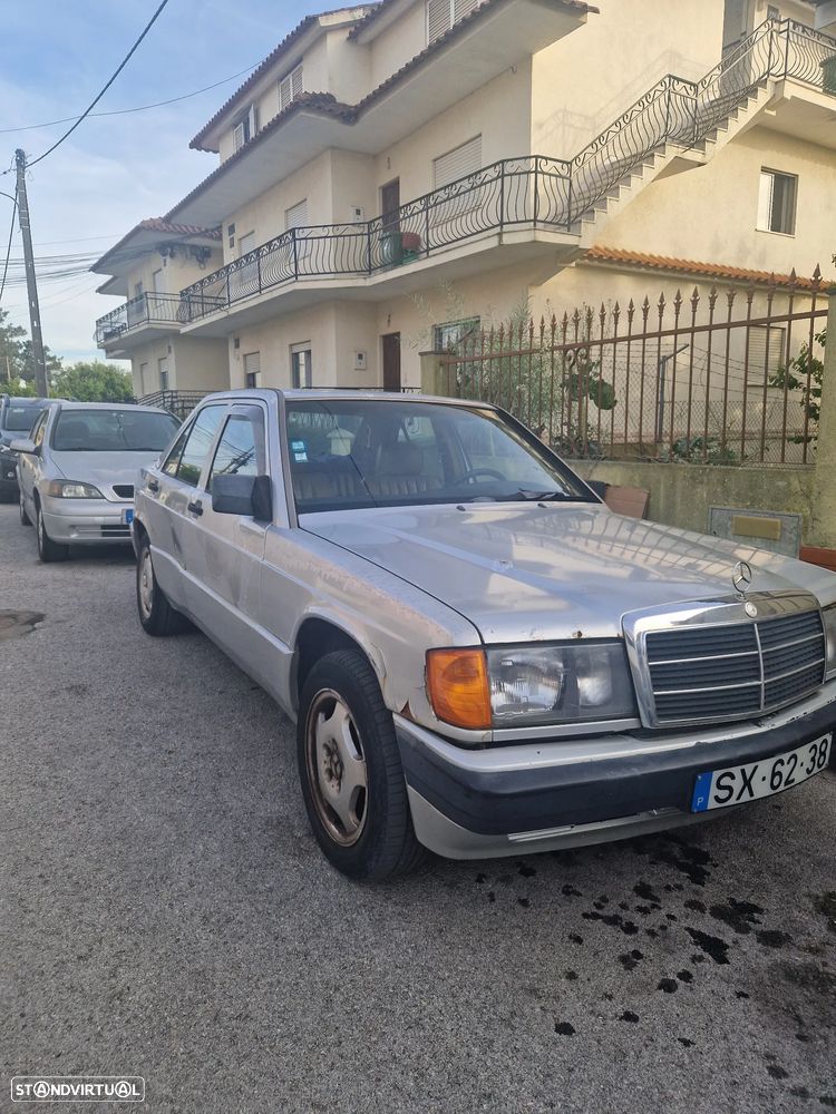 Mercedes-Benz A 190 - 1