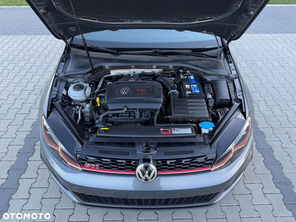 Volkswagen Golf GTI (BlueMotion Technology) DSG Performance - 21