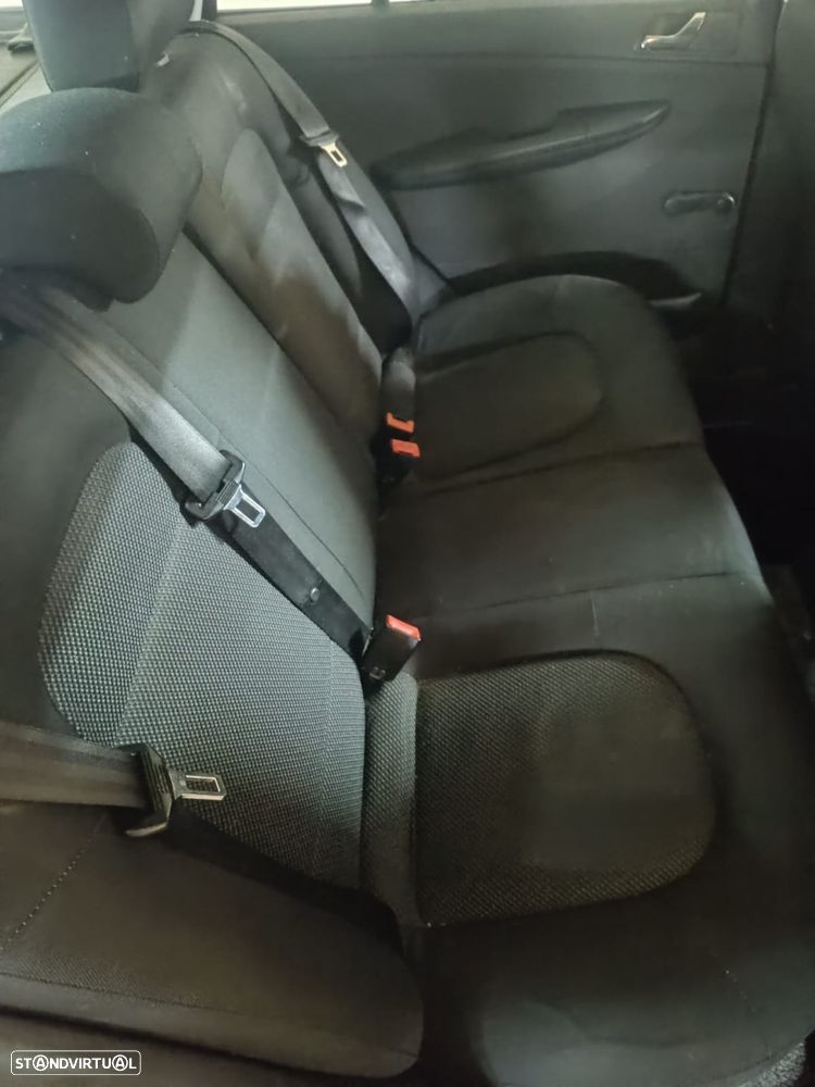 Skoda Fabia Break 1.4 TDi Comfort - 8