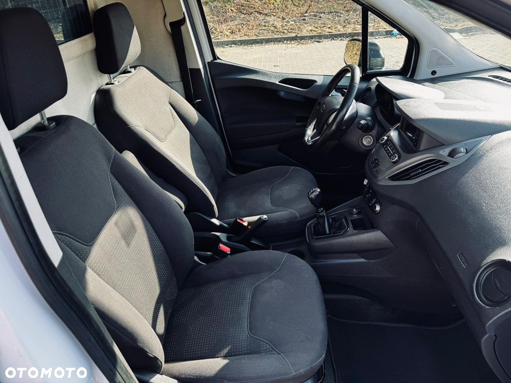Ford Courier - 19