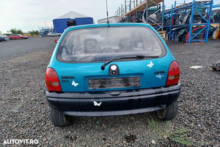 Amplificator antena radio 8E9035225P 8E9035225P Opel Corsa B [facelif - 8
