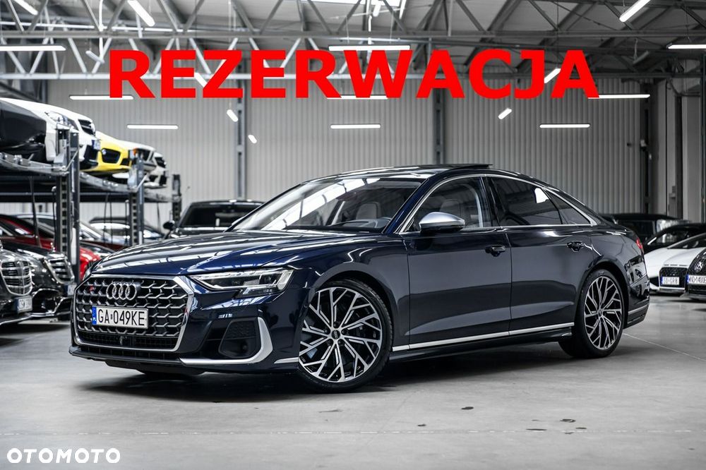 Audi S8 - 2