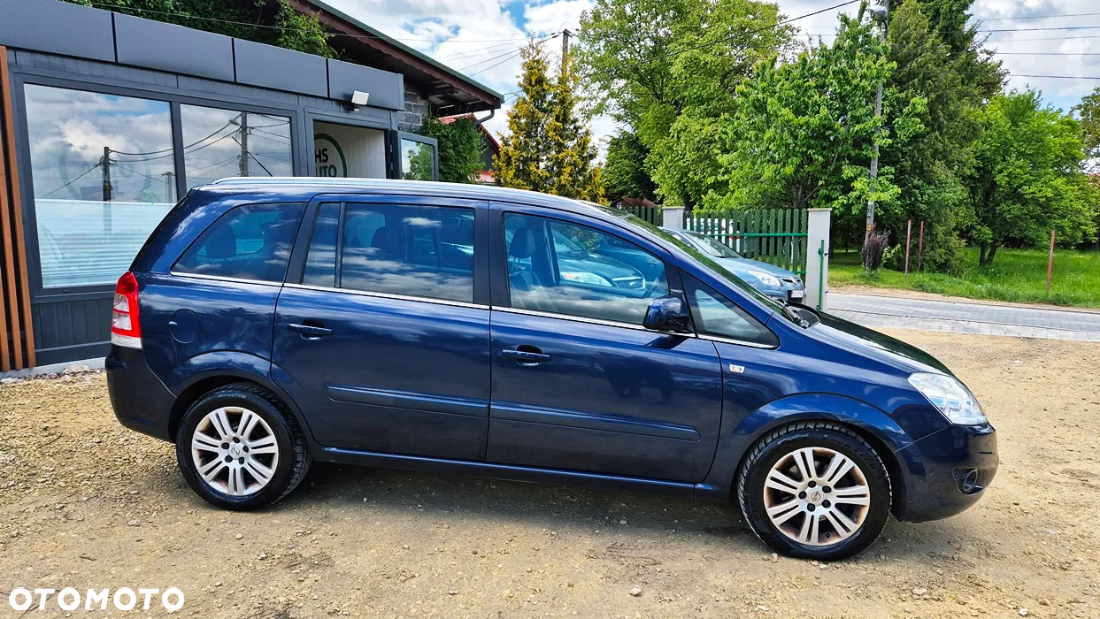 Opel Zafira 1.8 Cosmo - 11