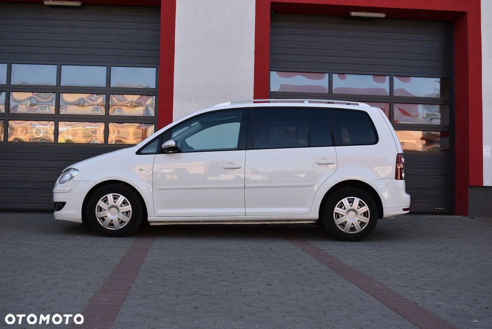 Volkswagen Touran - 19