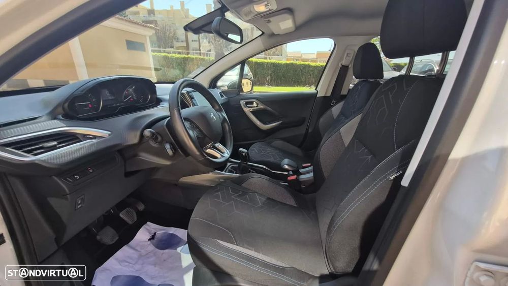 Peugeot 2008 1.2 PureTech Style - 16
