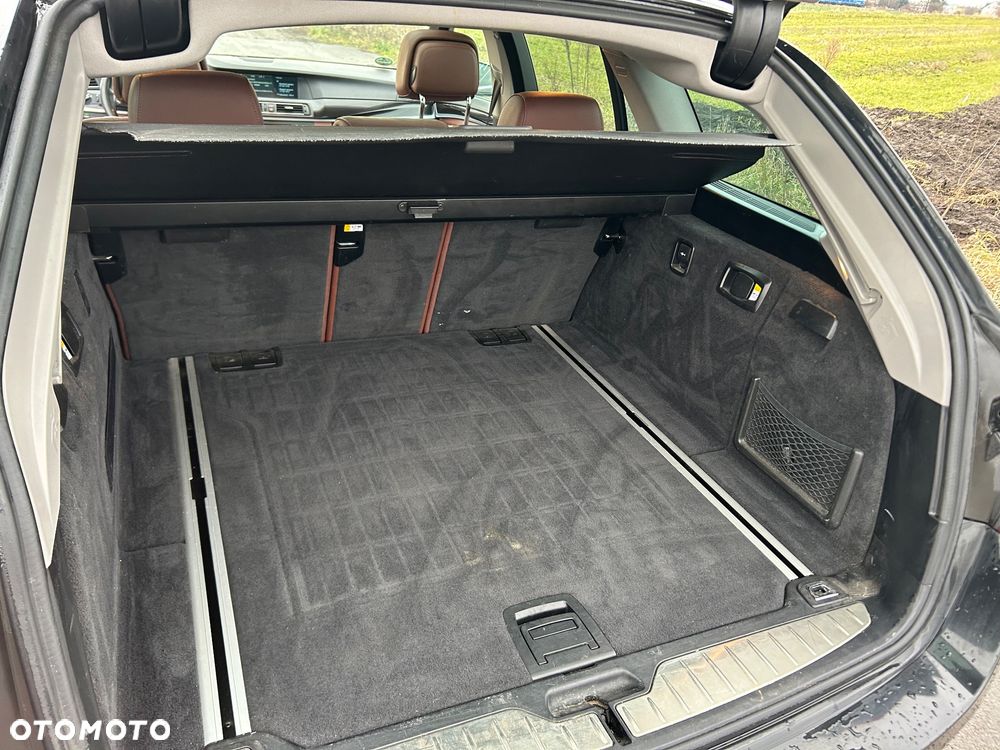 BMW Seria 5 520d Sport-Aut - 34