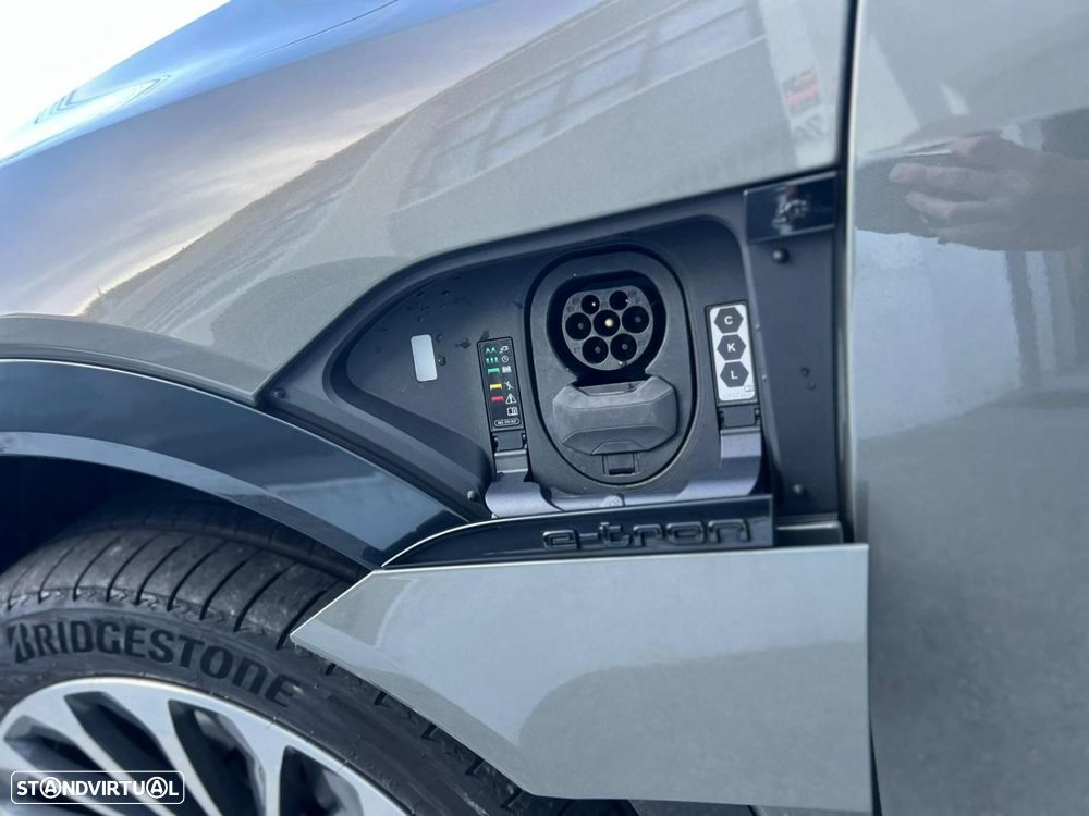 Audi Q8 e-Tron Sportback 55 quattro Advanced - 5