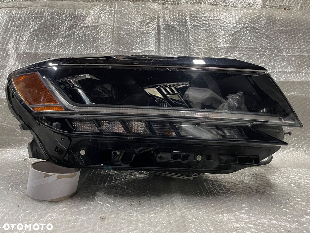LAMPA PRAWA FULL LED PASSAT USA 561941082 - 6
