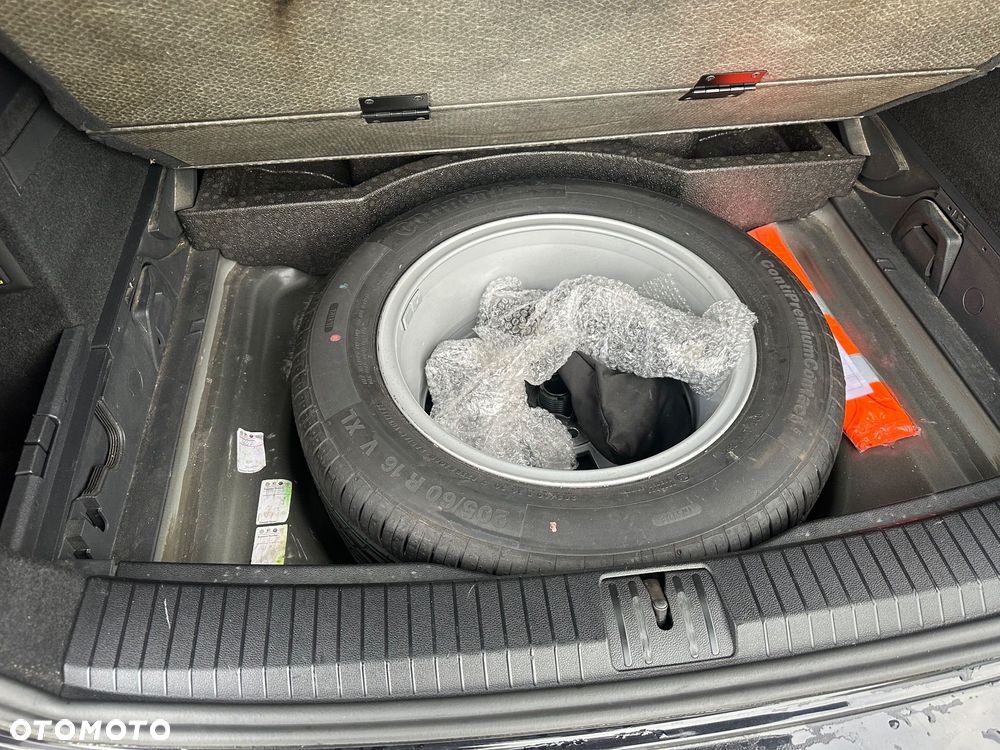 Volkswagen Touran 1.6 TDI BMT Comfortline - 35