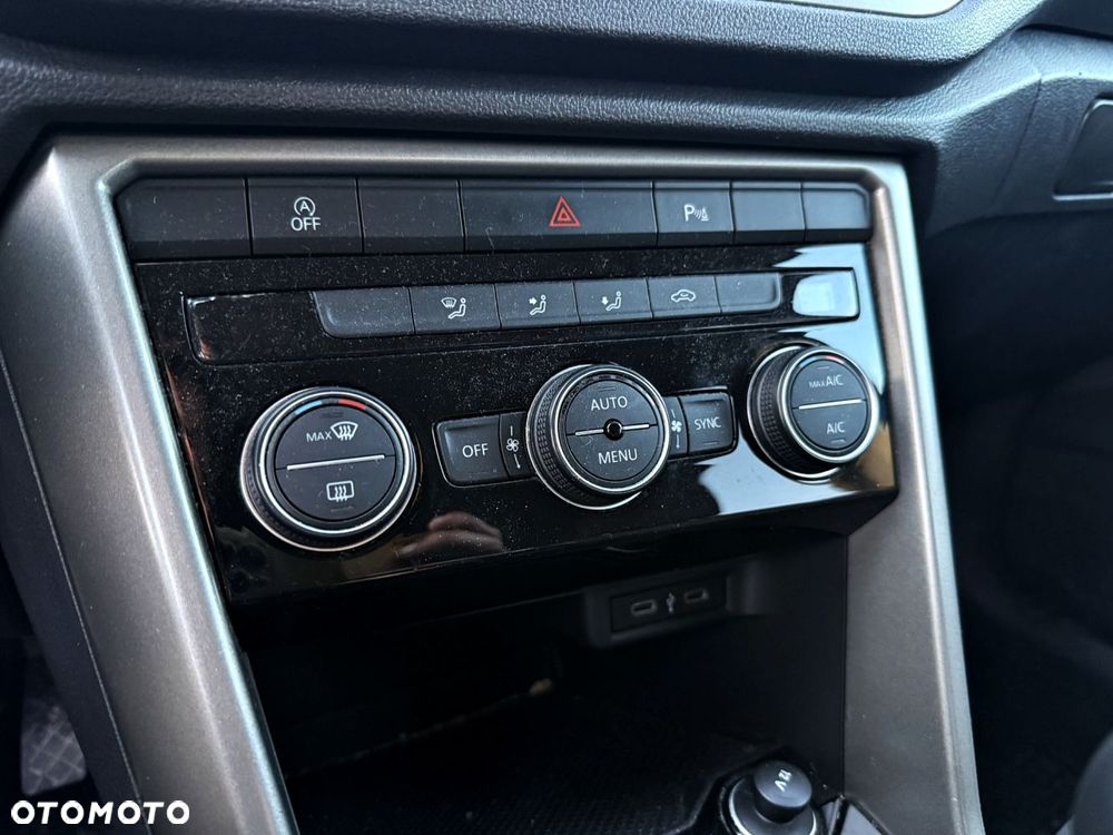 Volkswagen T-Roc - 15