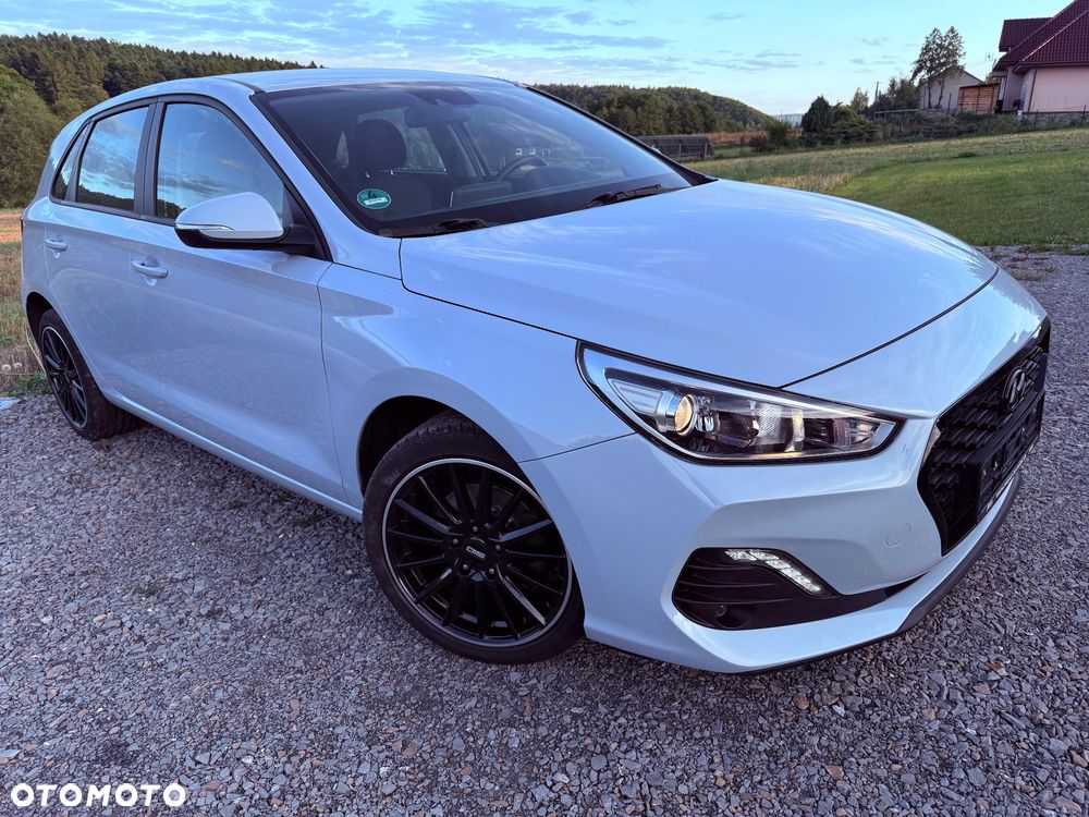 Hyundai i30 1.4 Classic + - 17