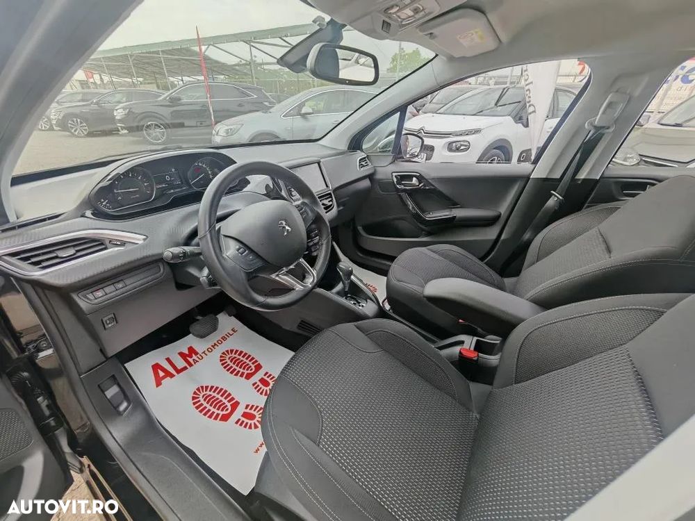 Peugeot 208 1.2 L PureTech Turbo Allure Aut. - 3
