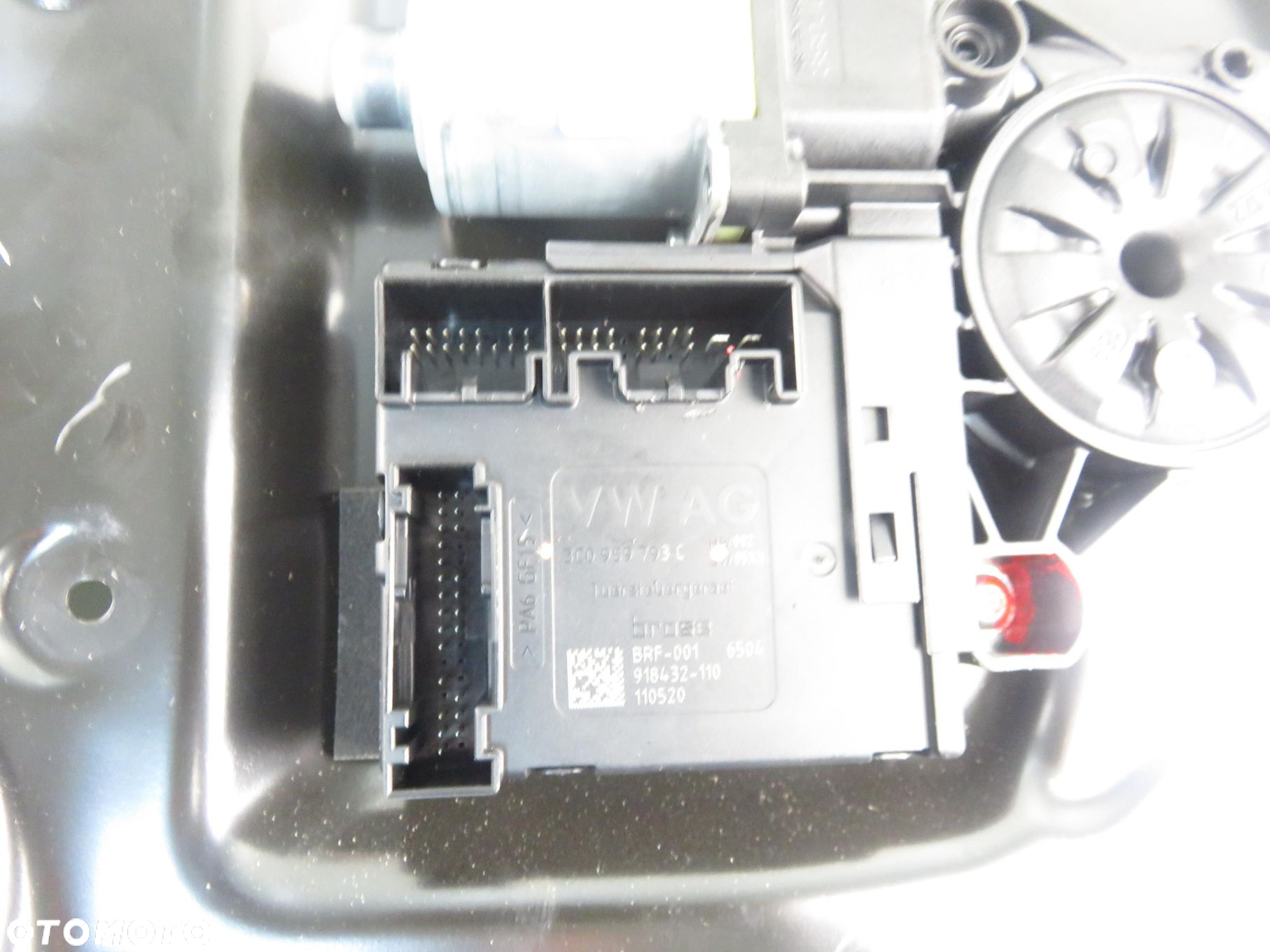 PODNOŚNIK SZYBY LEWY PRZEDNI VW PASSAT B7 3AA837755 3C0959793C - 2