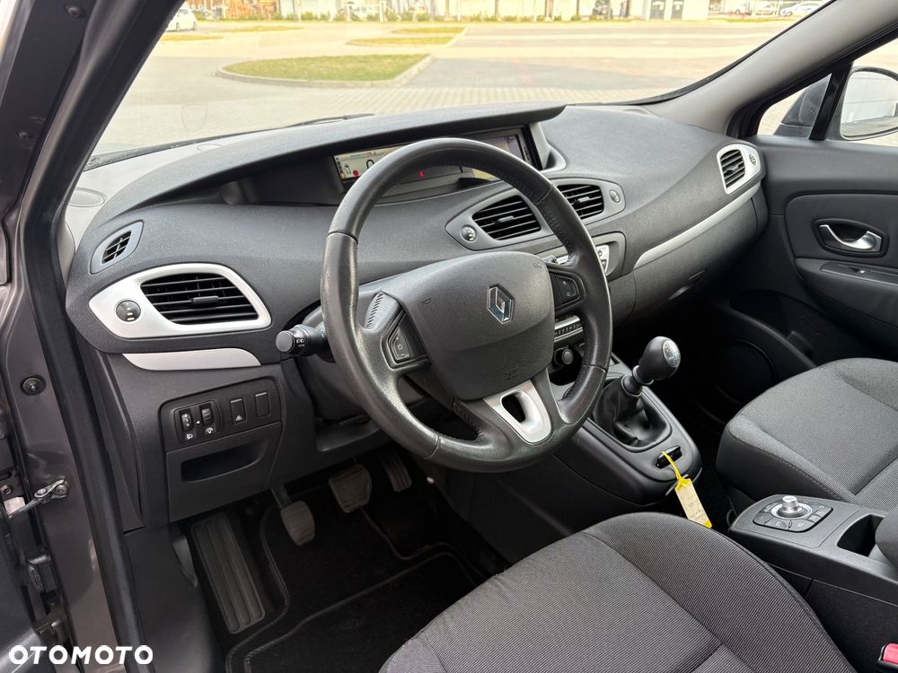 Renault Scenic 1.6 16V 110 Dynamique - 12