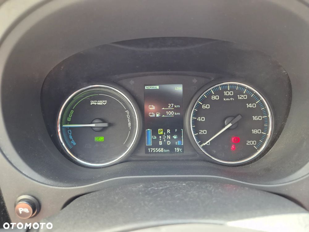 Mitsubishi Outlander - 20