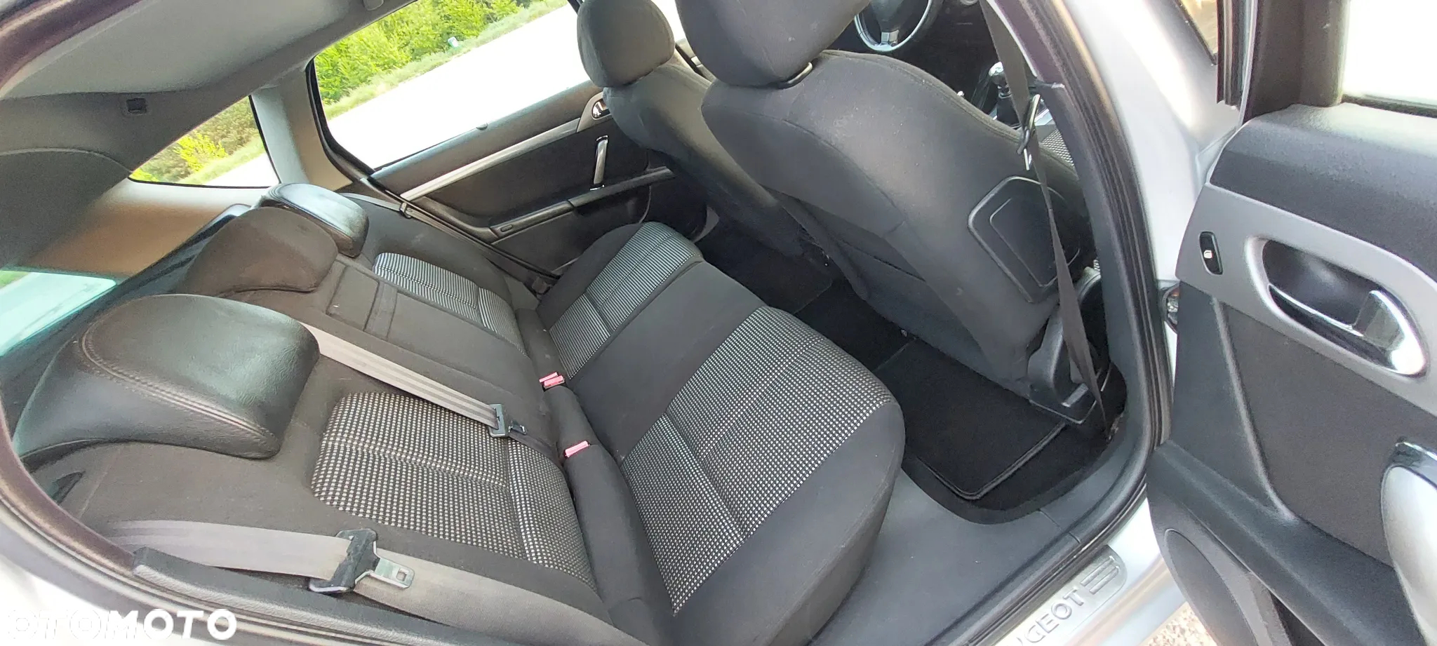 Peugeot 407 SW HDi 135 Platinum - 27