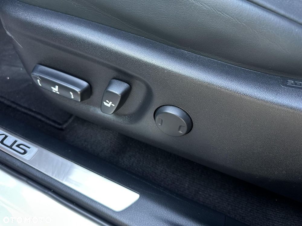 Lexus NX 300h F Sport Edition AWD - 22