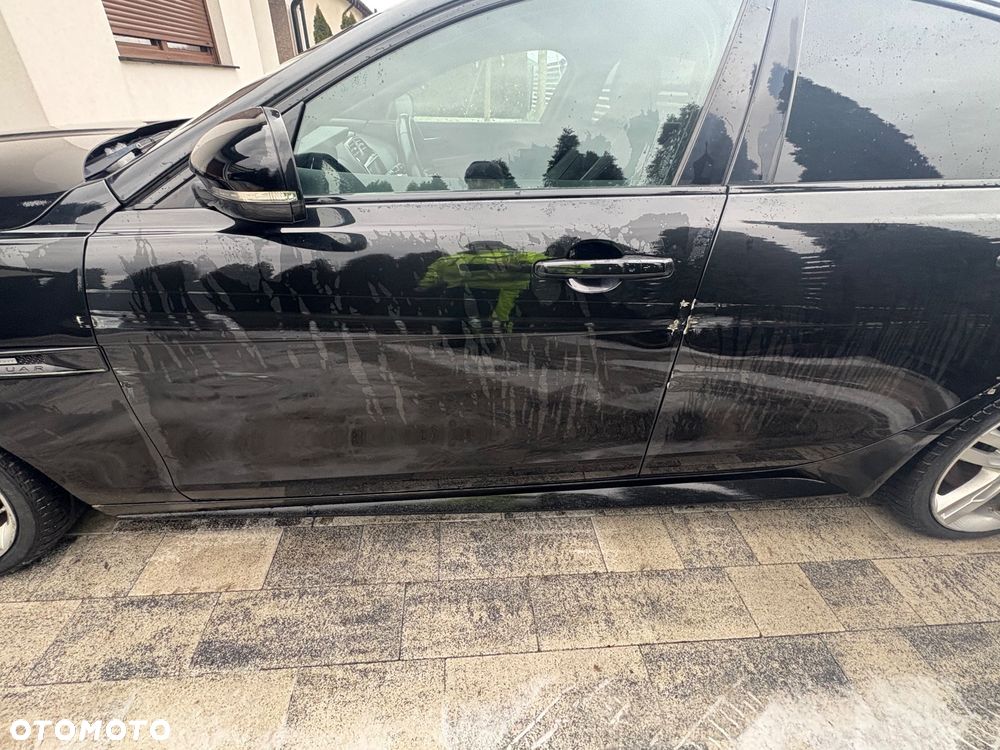 Jaguar XE 25t R-Sport - 14