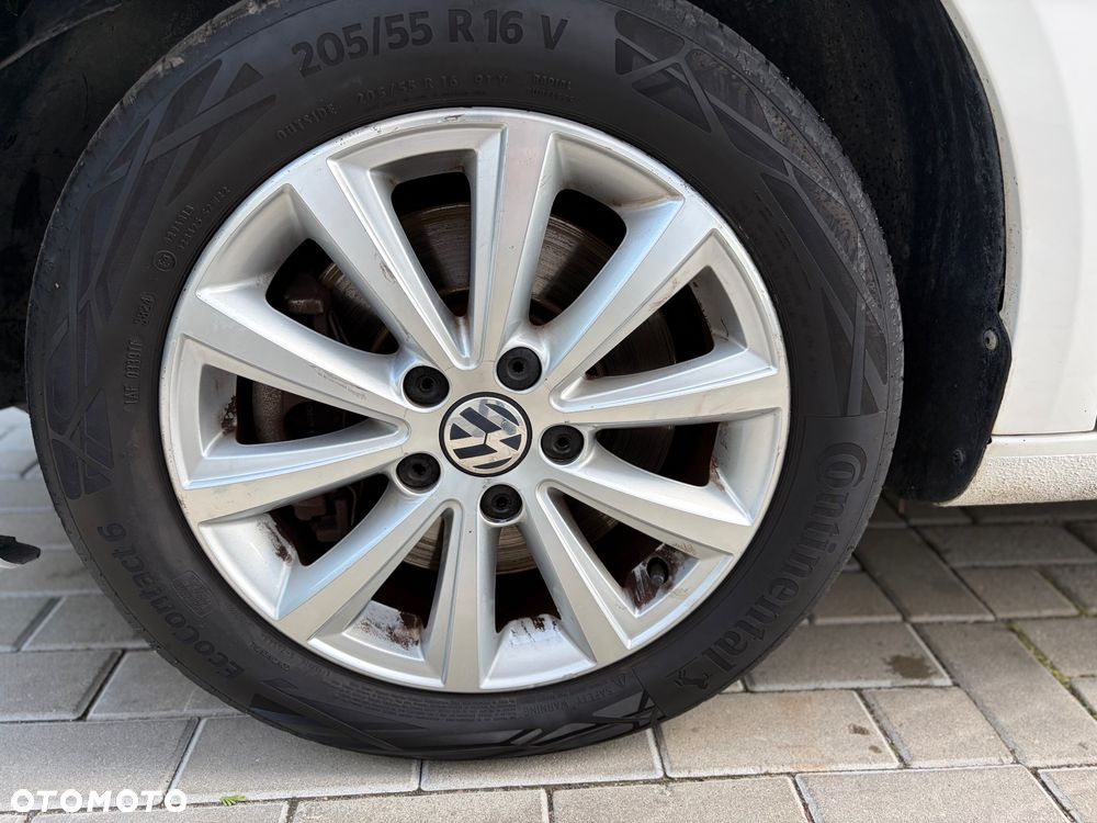 Volkswagen Touran - 13