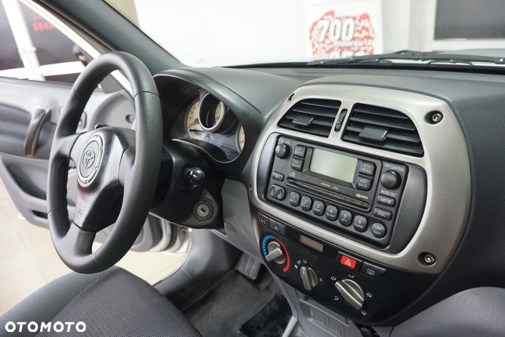 Toyota RAV4 D-4D 4x4 - 24