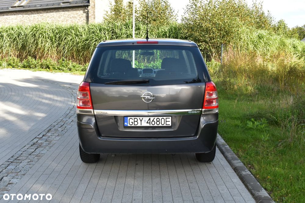 Opel Zafira 1.6 Enjoy - 24
