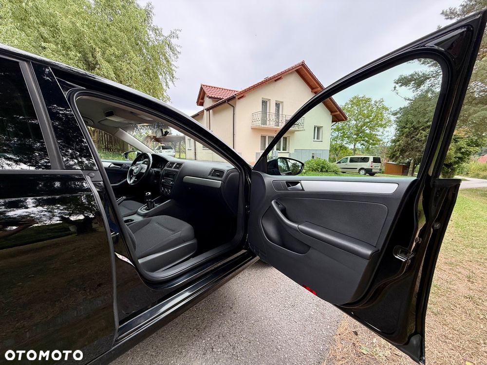 Volkswagen Jetta 1.6 TDI Comfortline - 33