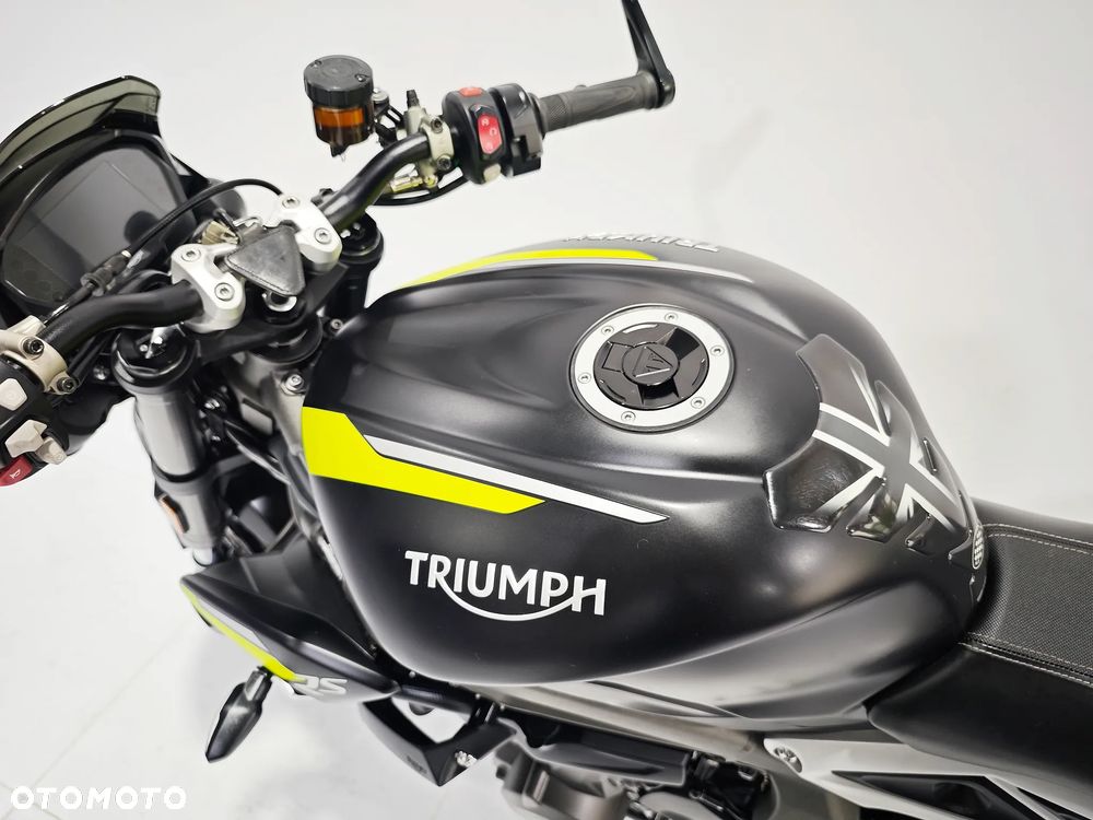 Triumph Street Triple - 18