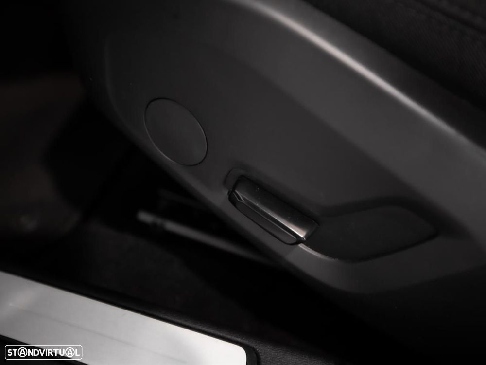 Volvo V60 2.0 T6 AWD TE Essential - 27