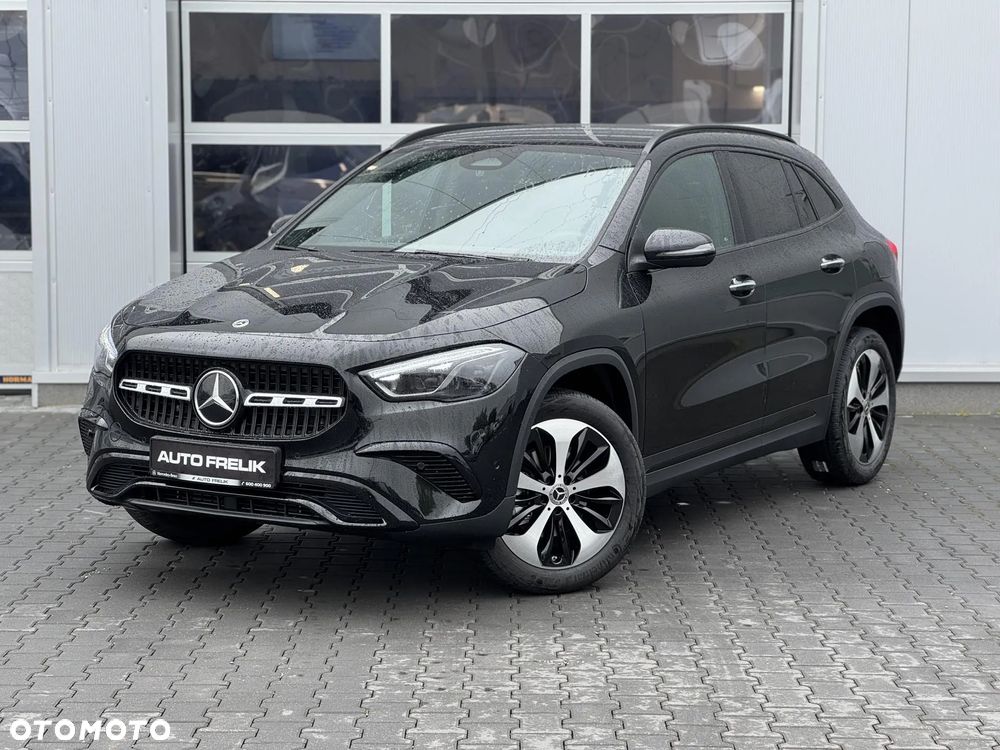 Mercedes-Benz GLA 200 Progressive - 2