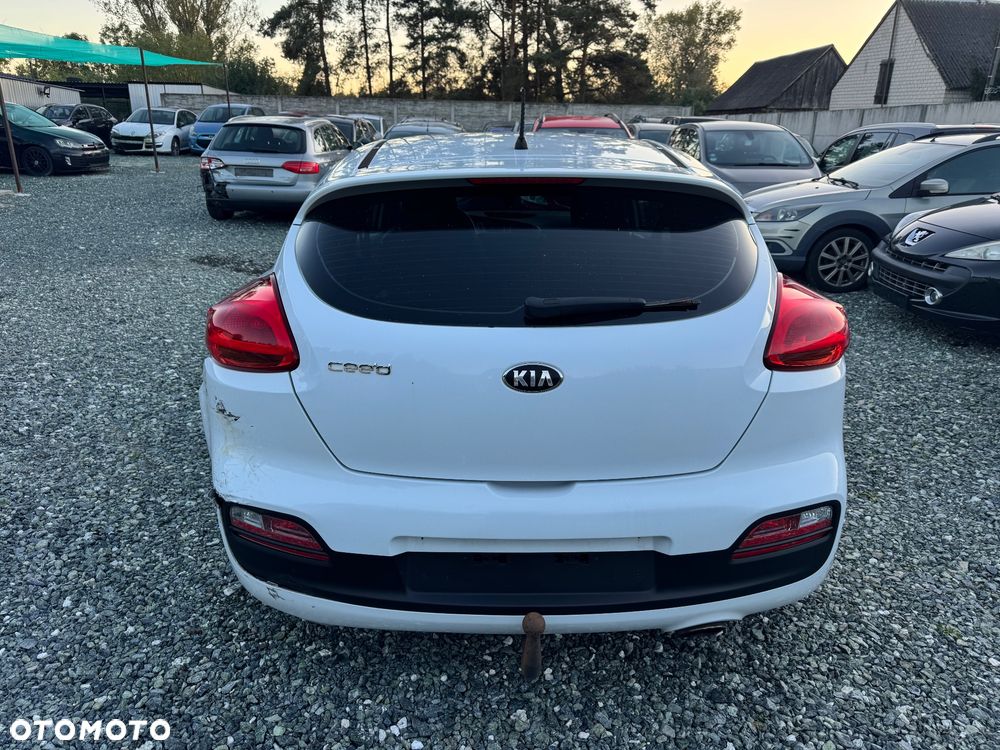Kia ProCeed 1.4 L - 5